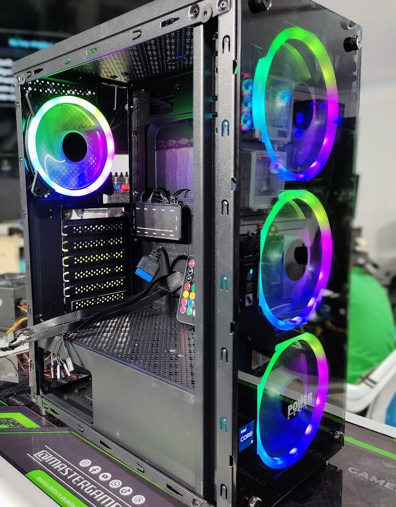 GABINETE Power Group - 4 Fan 120mm (4 rgb ) – ATX – Vidrio Templado